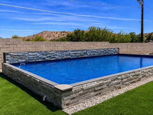 Building Photo - 11393 Artesia Way