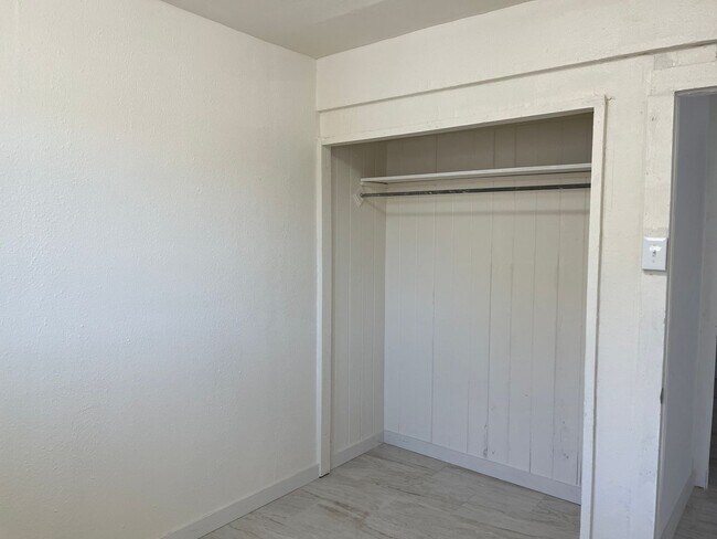 Building Photo - 1818 Kalani St