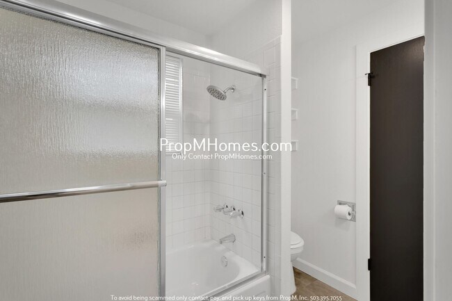 Building Photo - Newly Updated 3 Bedroom Aloha Home - Huge Yard!