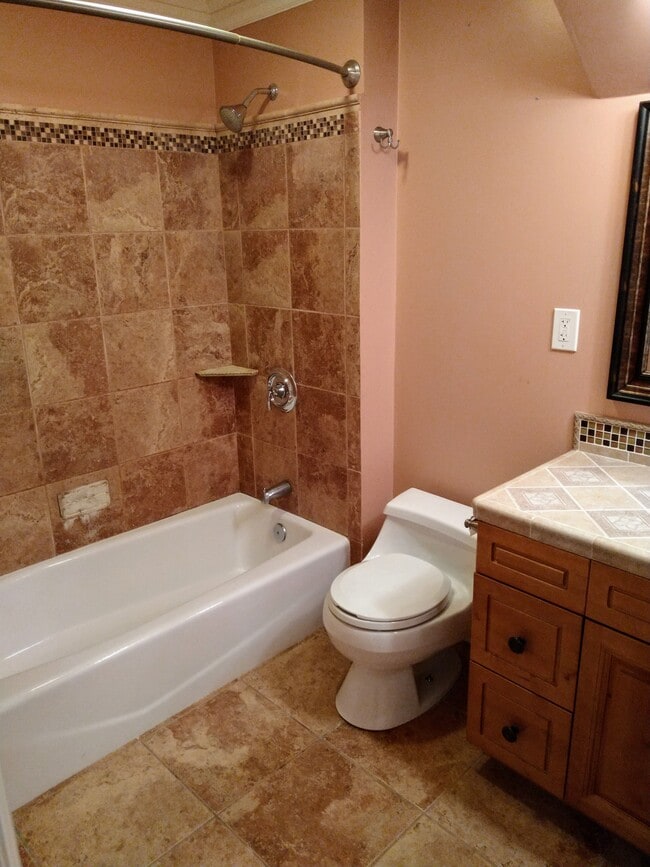 Building Photo - 5501 Brooklyn Ave NE