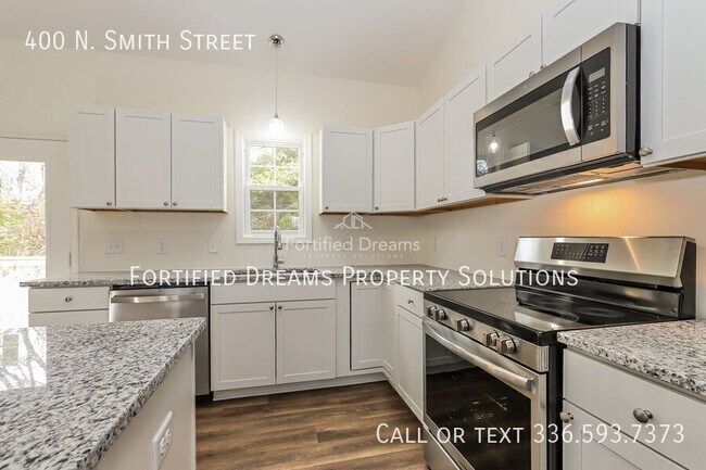 Building Photo - 400 N Smith St