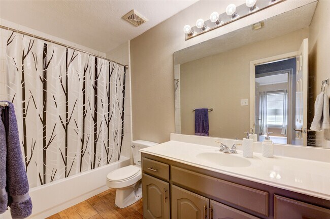 Building Photo - 1411 Pine Mills Dr