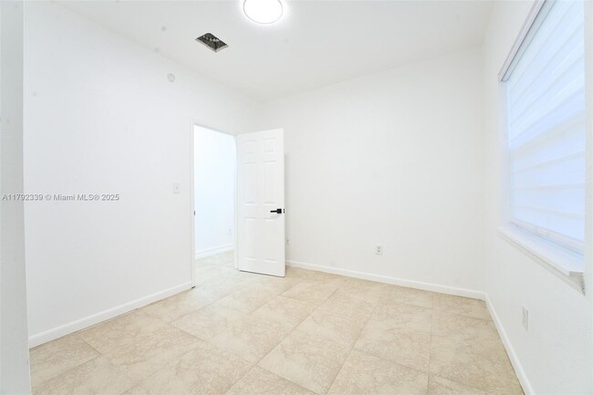 Building Photo - 22725 SW 125th Ave