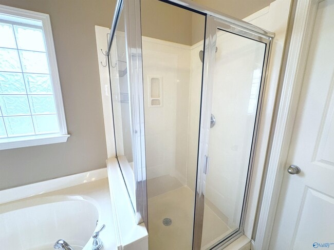 Building Photo - 126 Windridge Way SW