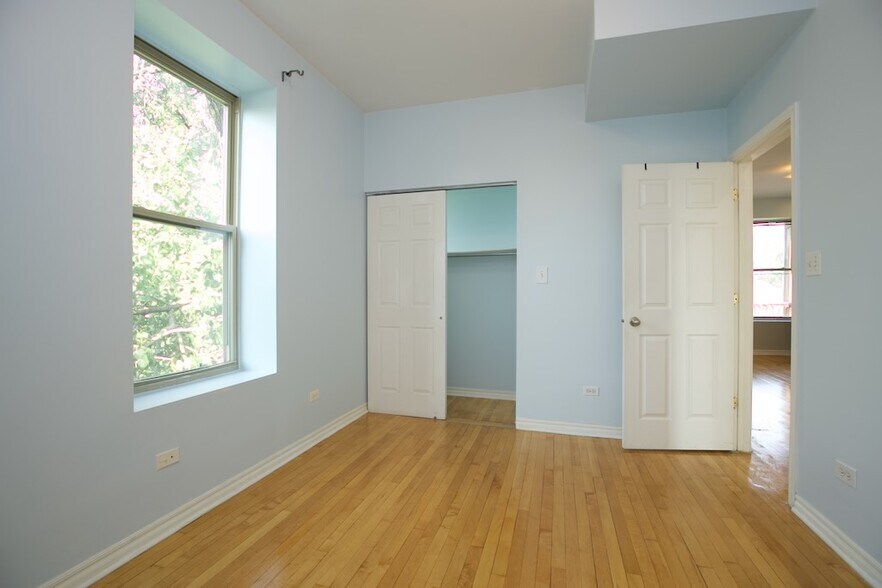 Building Photo - 2531 N Kildare Ave