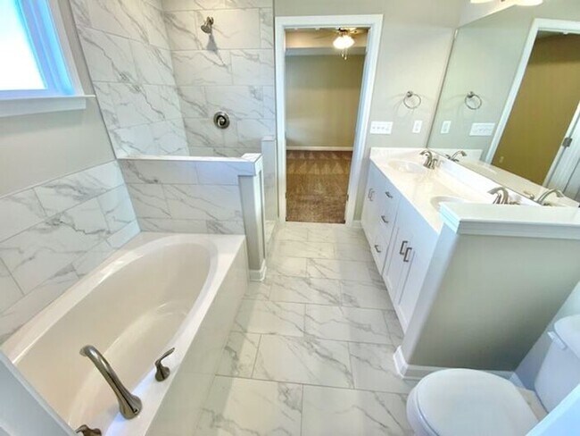 Building Photo - Move In Special! Now Leasing @ Rasco Farms...