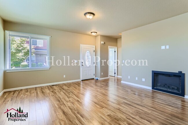 Building Photo - Wonderful home in Forest Grove near College