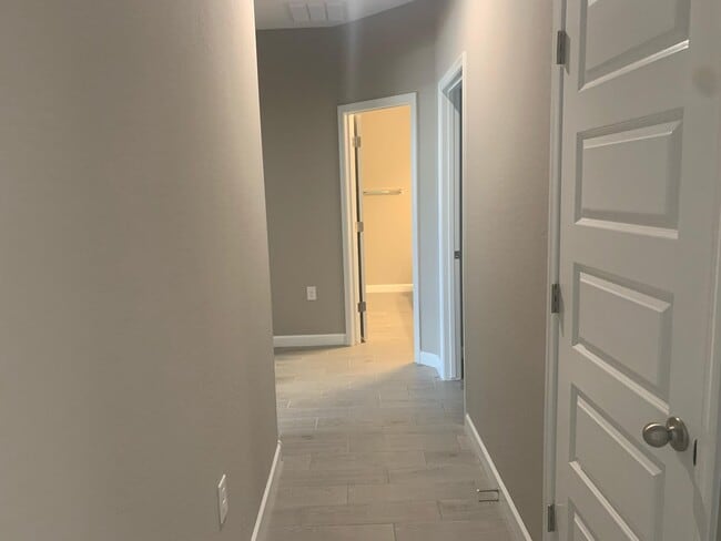 Building Photo - 264 S 189th Ln