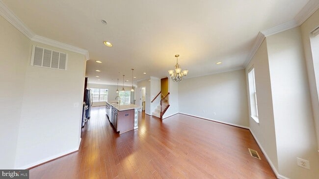 Building Photo - 3616 Summer House St