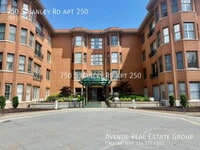 Building Photo - 750 S Hanley Rd