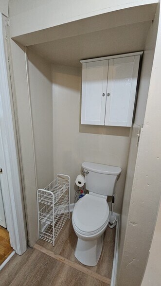 Building Photo - 126 Branch St