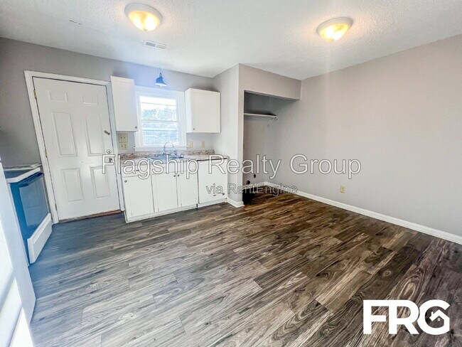Building Photo - 107 Chesterfield Ct