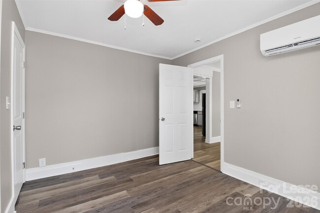 Building Photo - 510 S 12th St