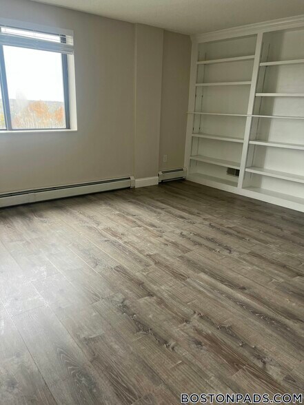 Building Photo - 4380 N Main St