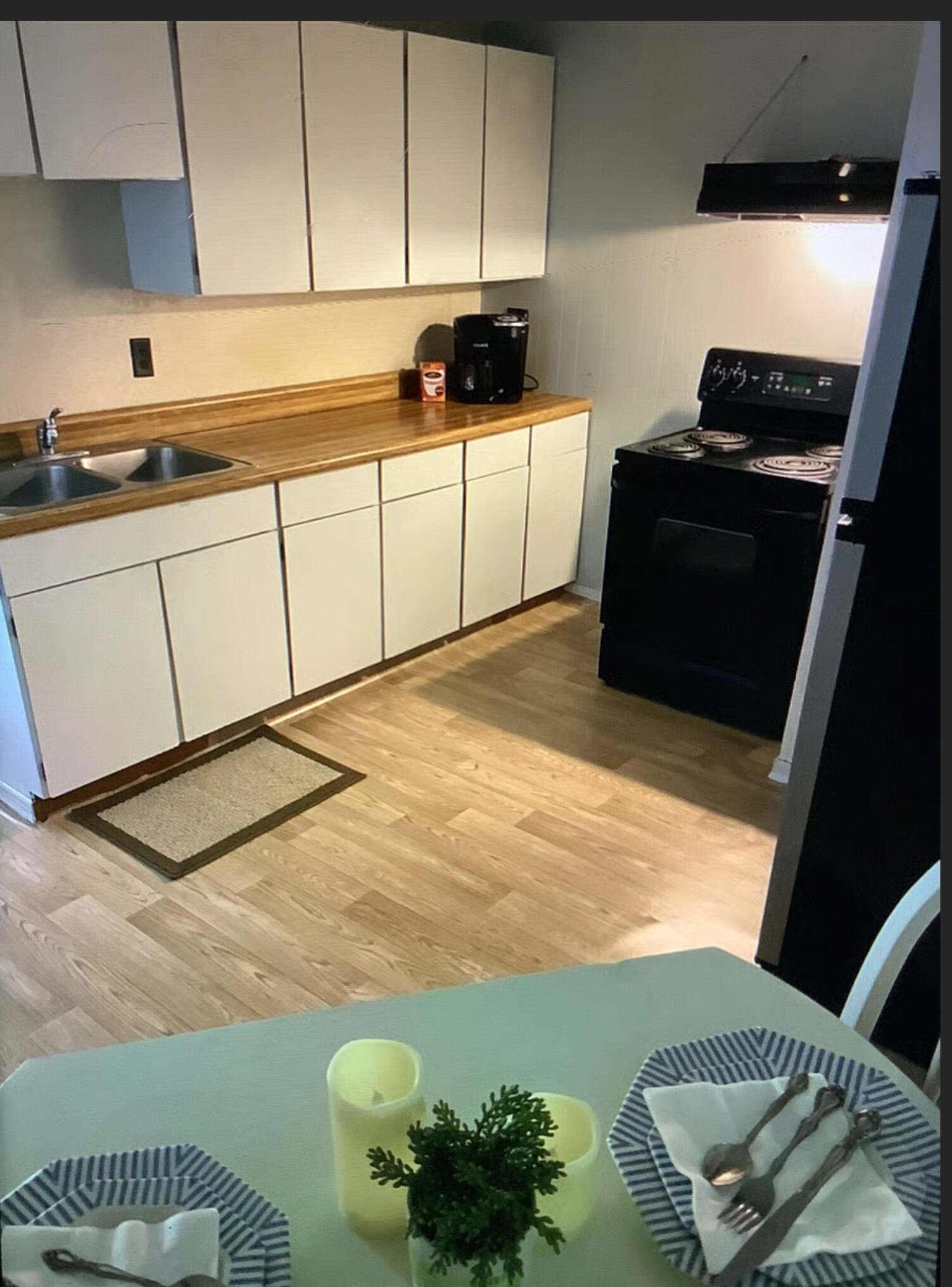 Kitchen - 1101 7th Ave