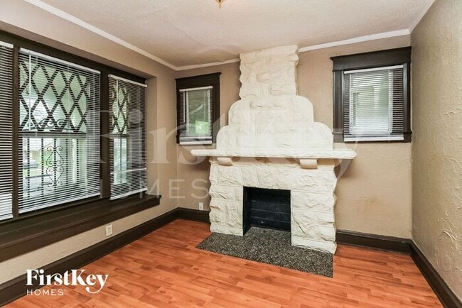 Building Photo - 4204 Agnes Ave