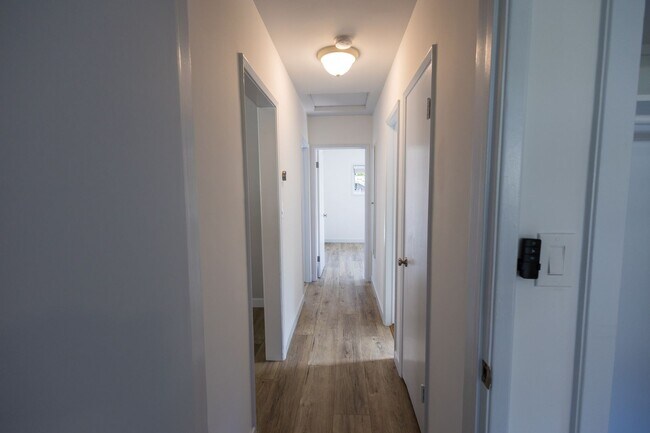 Building Photo - Freshly Renovated 3BR/2BA Pool Home – La C...