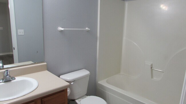 Building Photo - 15135 Deer Creek Dr