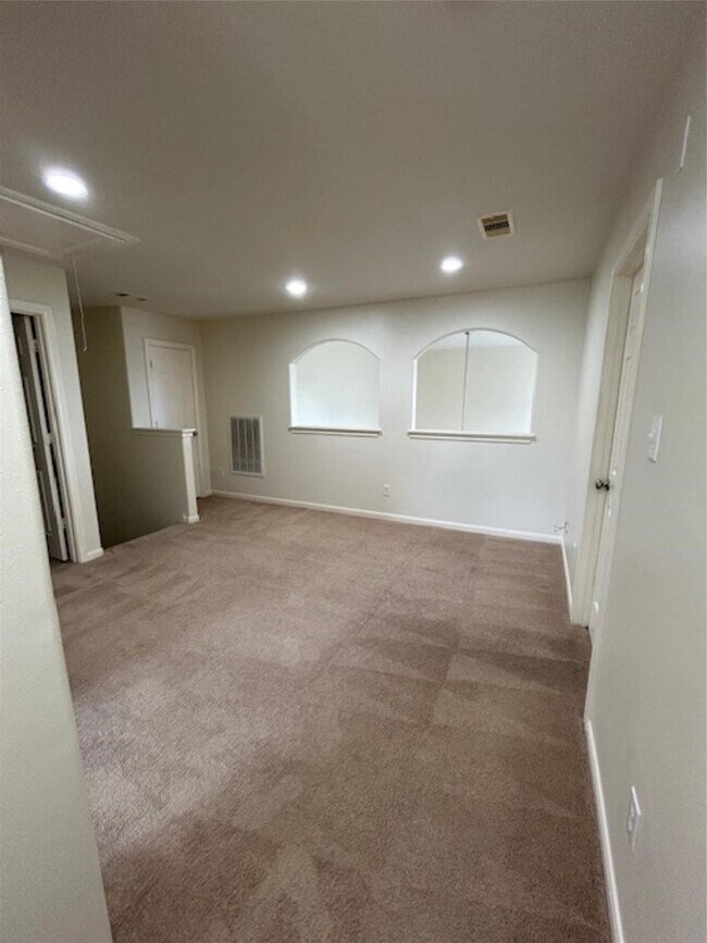 Building Photo - 13046 Echo Landing Dr