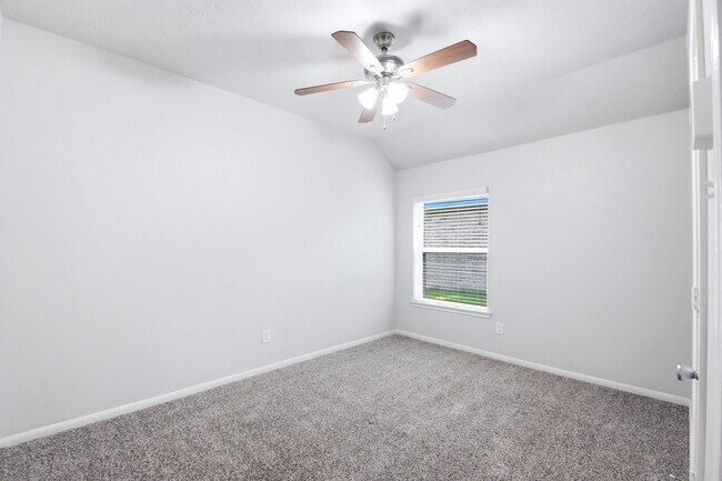 Building Photo - 31710 Midlake Park