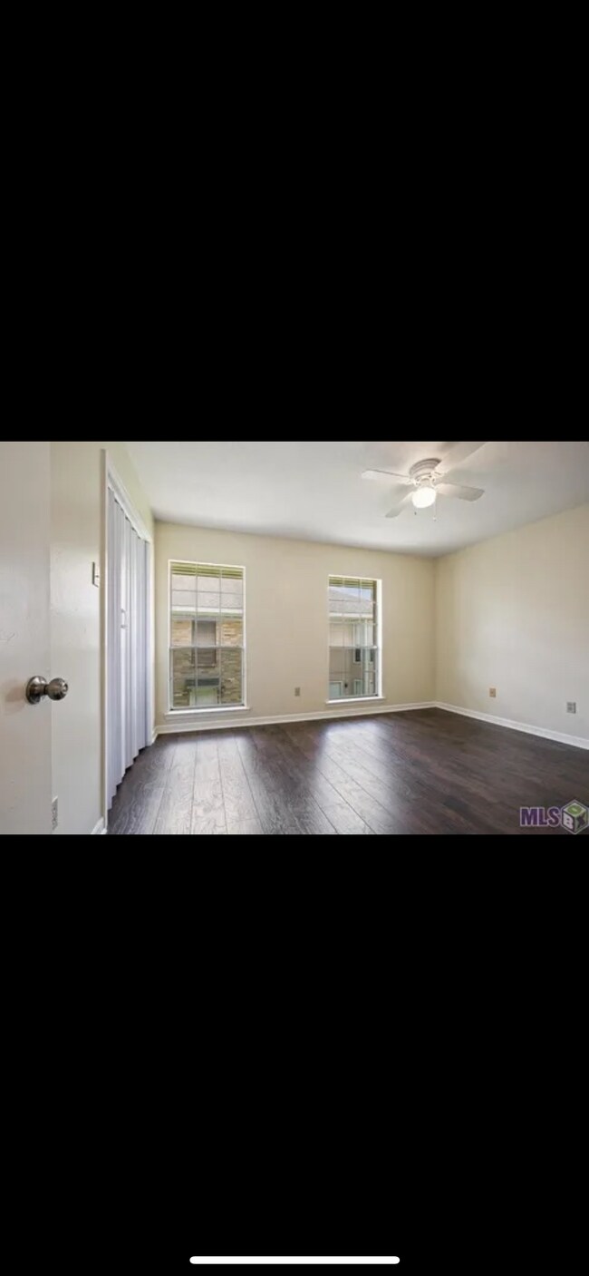 Building Photo - 1757 Boulevard De Province