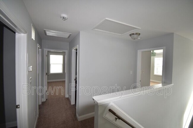 Building Photo - 441 Stonebriar Ave