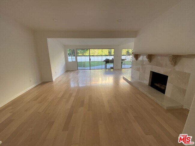 Building Photo - 3900 Castlerock Rd