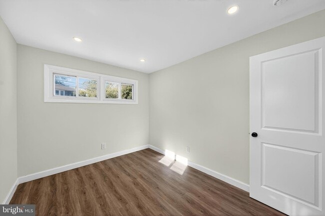 Building Photo - 8 Marley Neck Rd