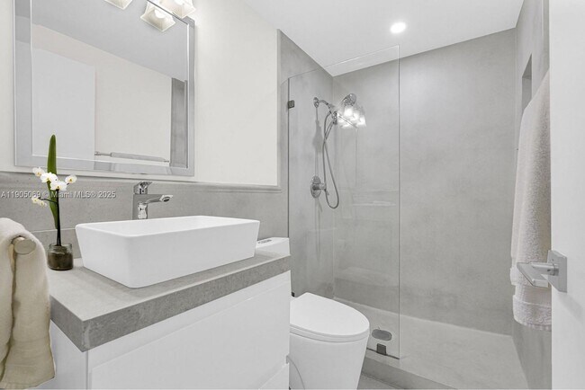 Building Photo - 397 Harbor Ct