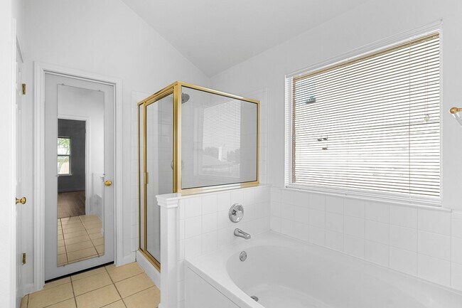 Building Photo - 2305 Boulder Run