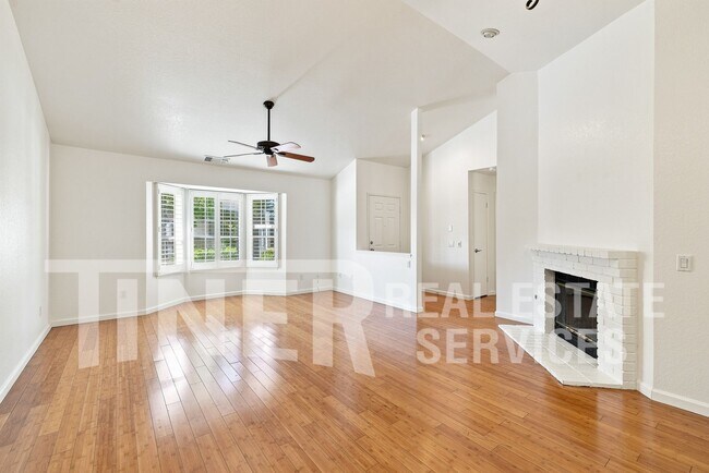 Building Photo - 3863 Olivebranch Ln