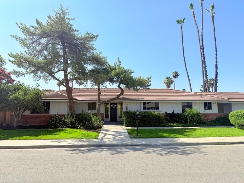Front of the house - 2401 Rio Vista Dr