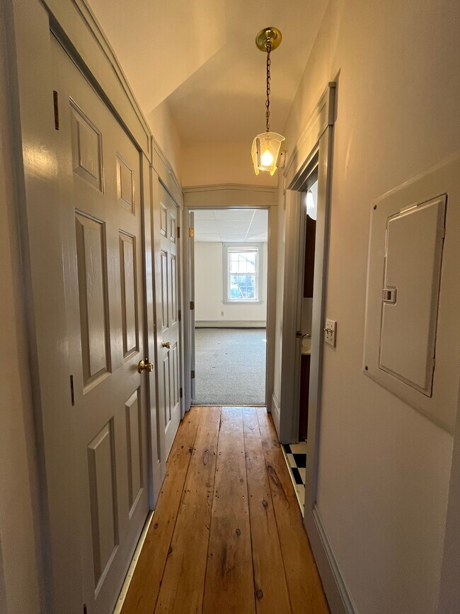 Building Photo - 111 Water St