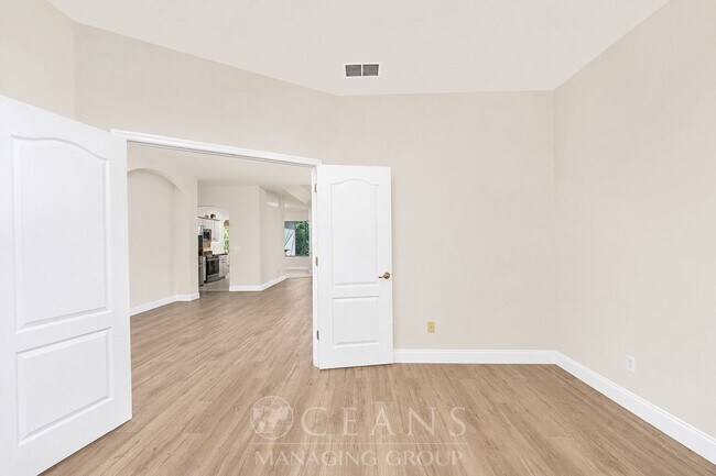 Building Photo - 3 Bedroom Home in Ormond Lakes