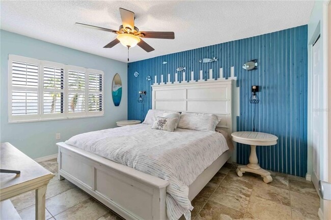 Building Photo - 1500 Park Beach Cir