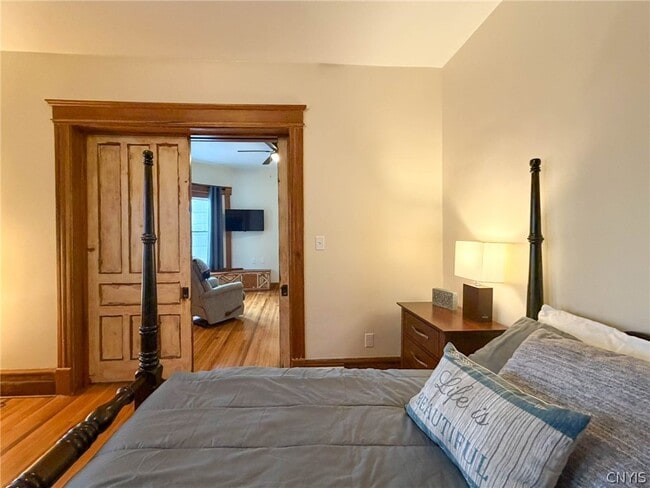 Building Photo - 1015 White Pl