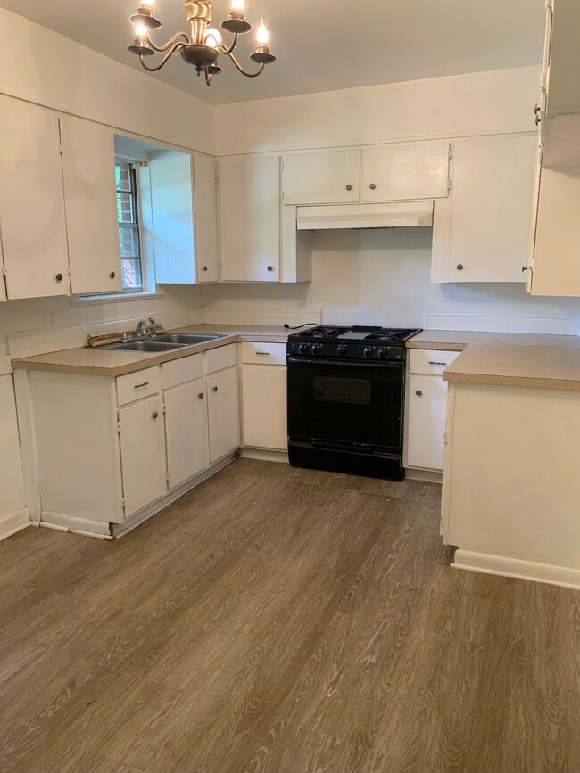 Kitchen - 332 W 77th St