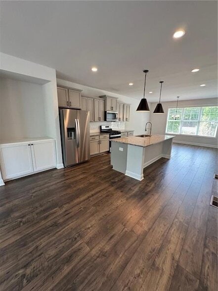 Building Photo - 1204 Ainsworth Alley