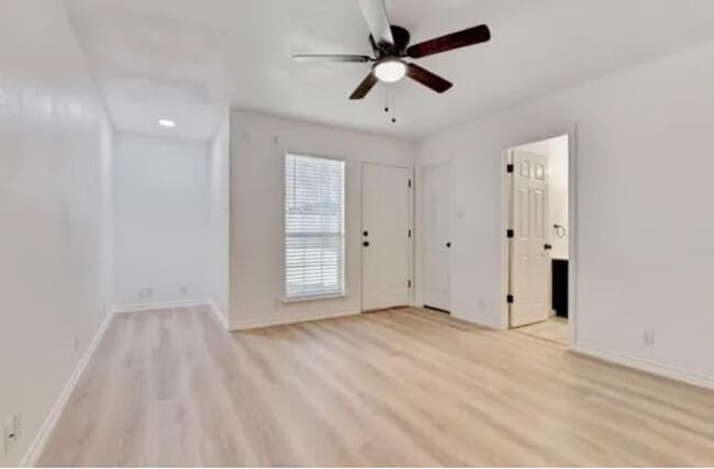 Building Photo - 403 N Burdette Ave