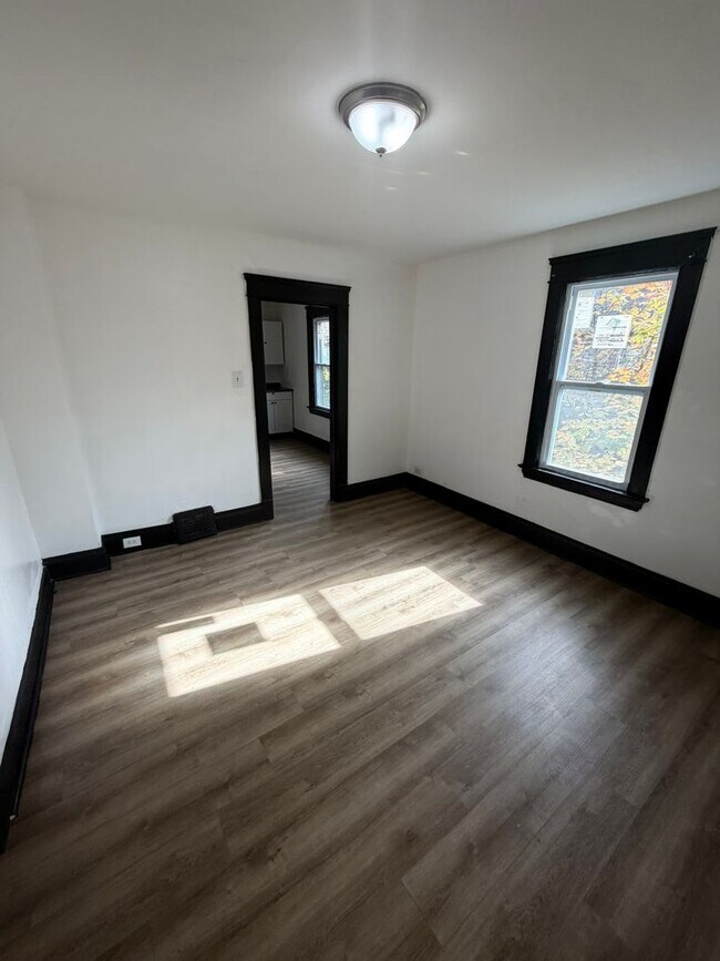 Building Photo - 2791 E 127th St