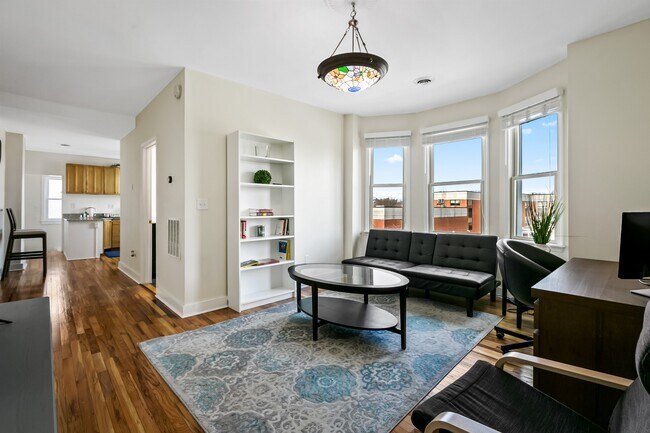 Building Photo - 600 N Linwood Ave