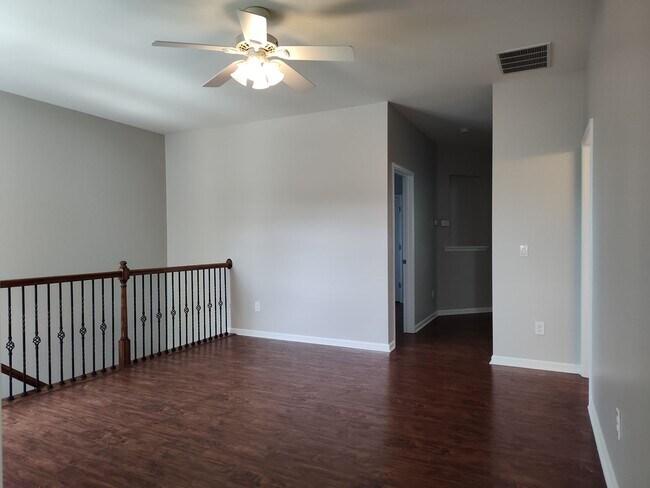 Building Photo - Beautiful home located in the Ardrey Woods community!