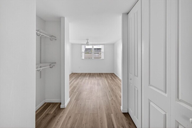 Building Photo - 3550 NE 169th St