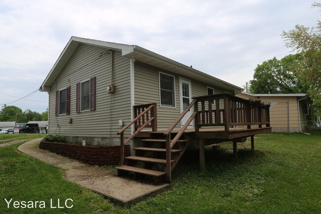 Building Photo - 121-123-123 Melrose Ct