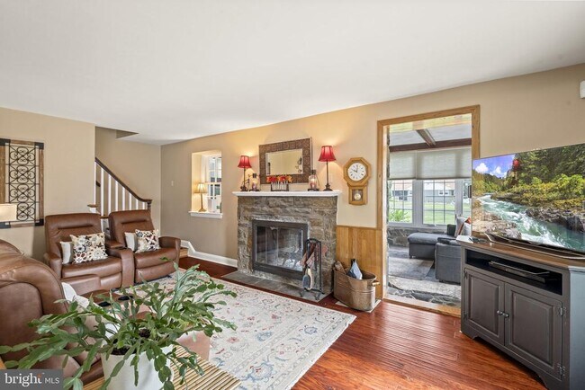 Building Photo - 79 Manor Cir