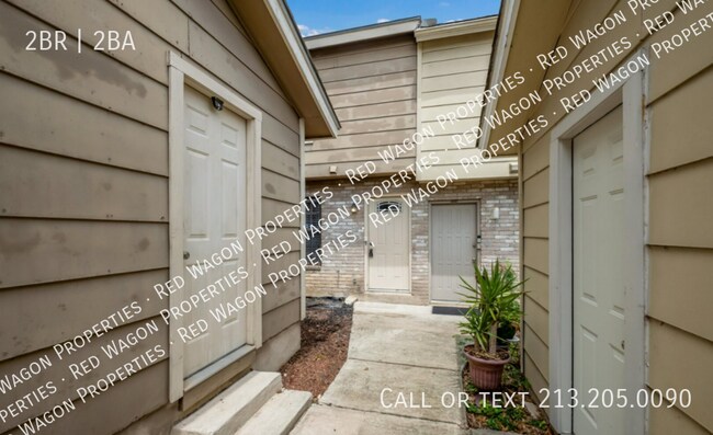 Building Photo - 5806 Rue Royale