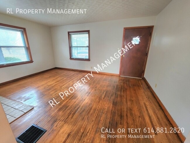Building Photo - WAIVED APPLICATION FEES WITH SIGNED LEASE!...