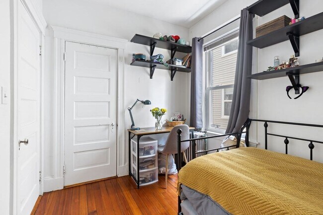 Building Photo - 17 Germania St