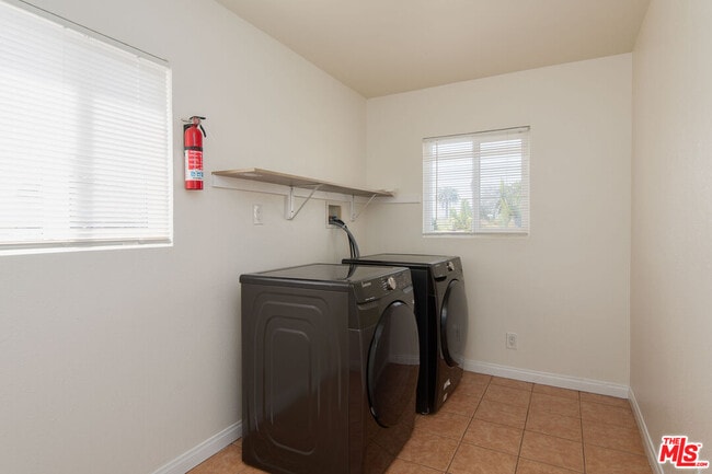 Building Photo - 2134 Cloverdale Ave