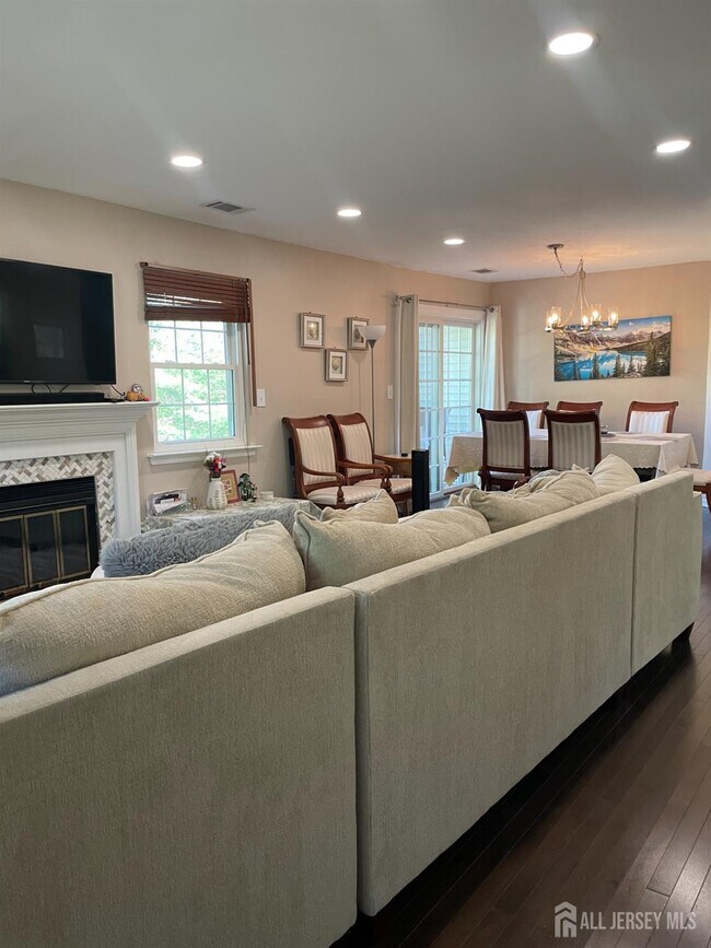 Building Photo - 5192 Beech Ct